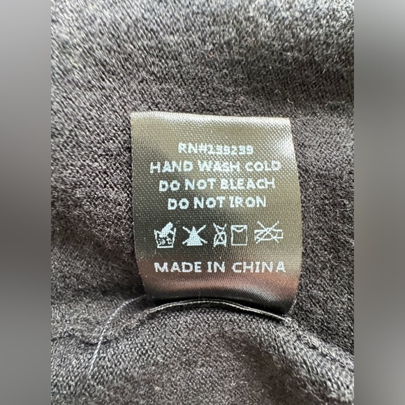 DO+BE Black Turtleneck Puffy Long Sleeves very soft size small - Picture 7 of 9